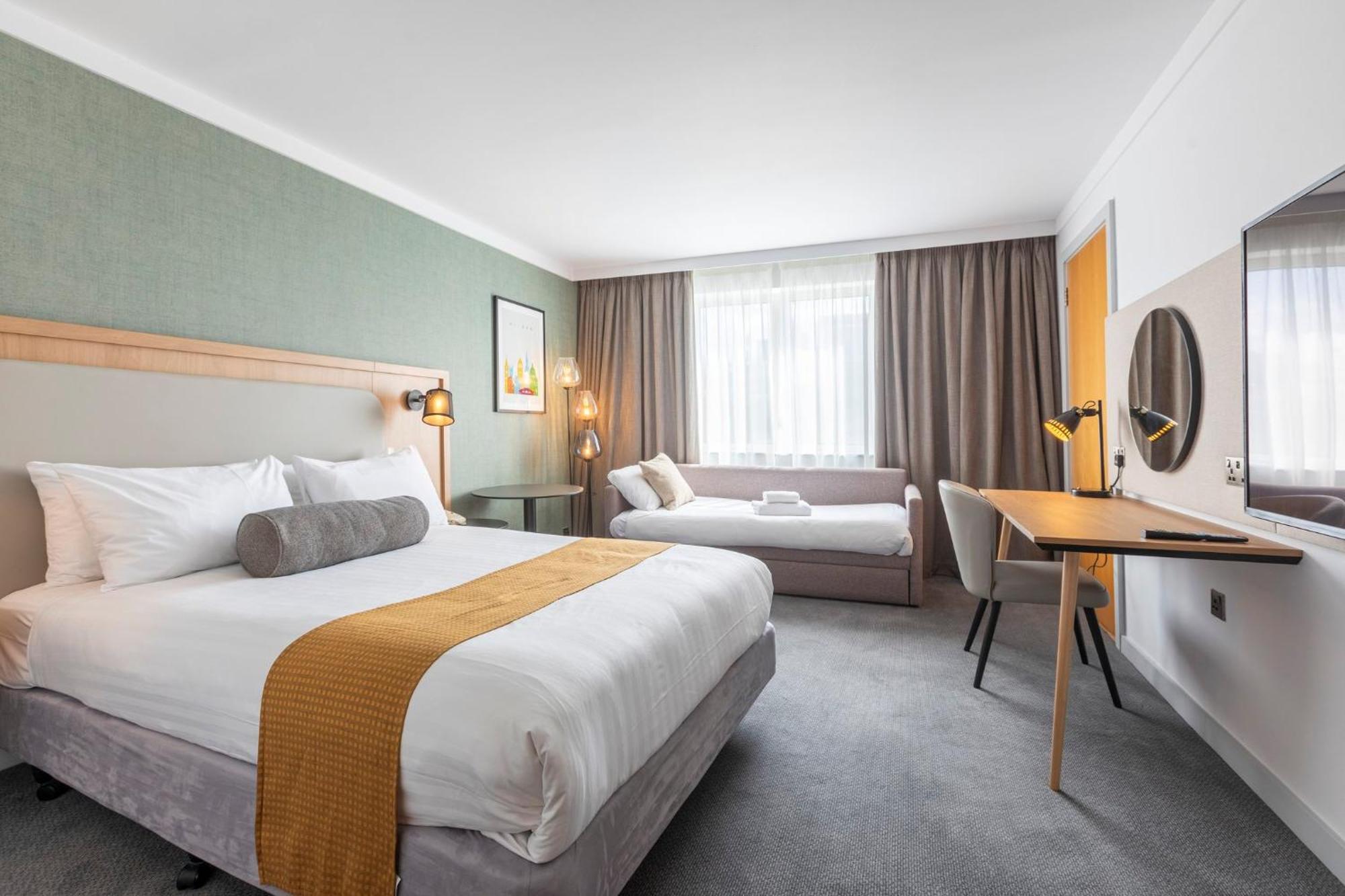 Holiday Inn Oxford By Ihg Exterior photo