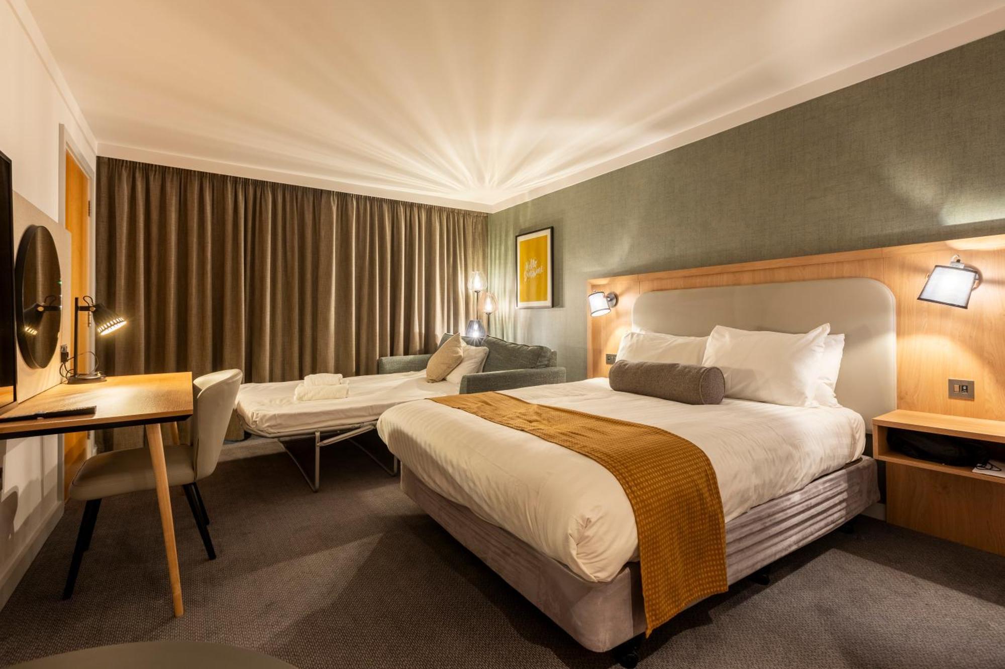 Holiday Inn Oxford By Ihg Exterior photo